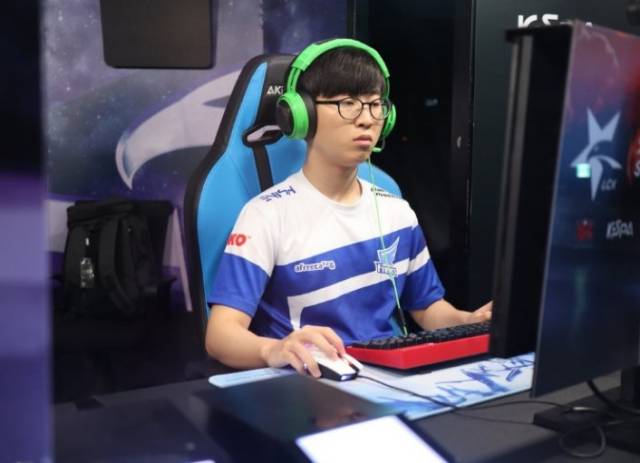 德天空：贝西克塔斯认真参与对利昂-贝利的竞争，维拉已知悉