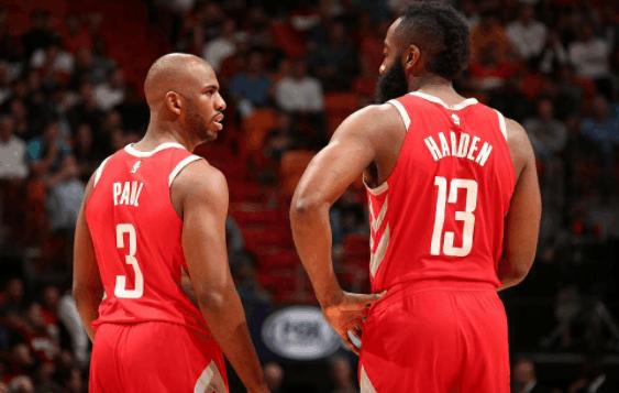 显示了他在 显示了他在